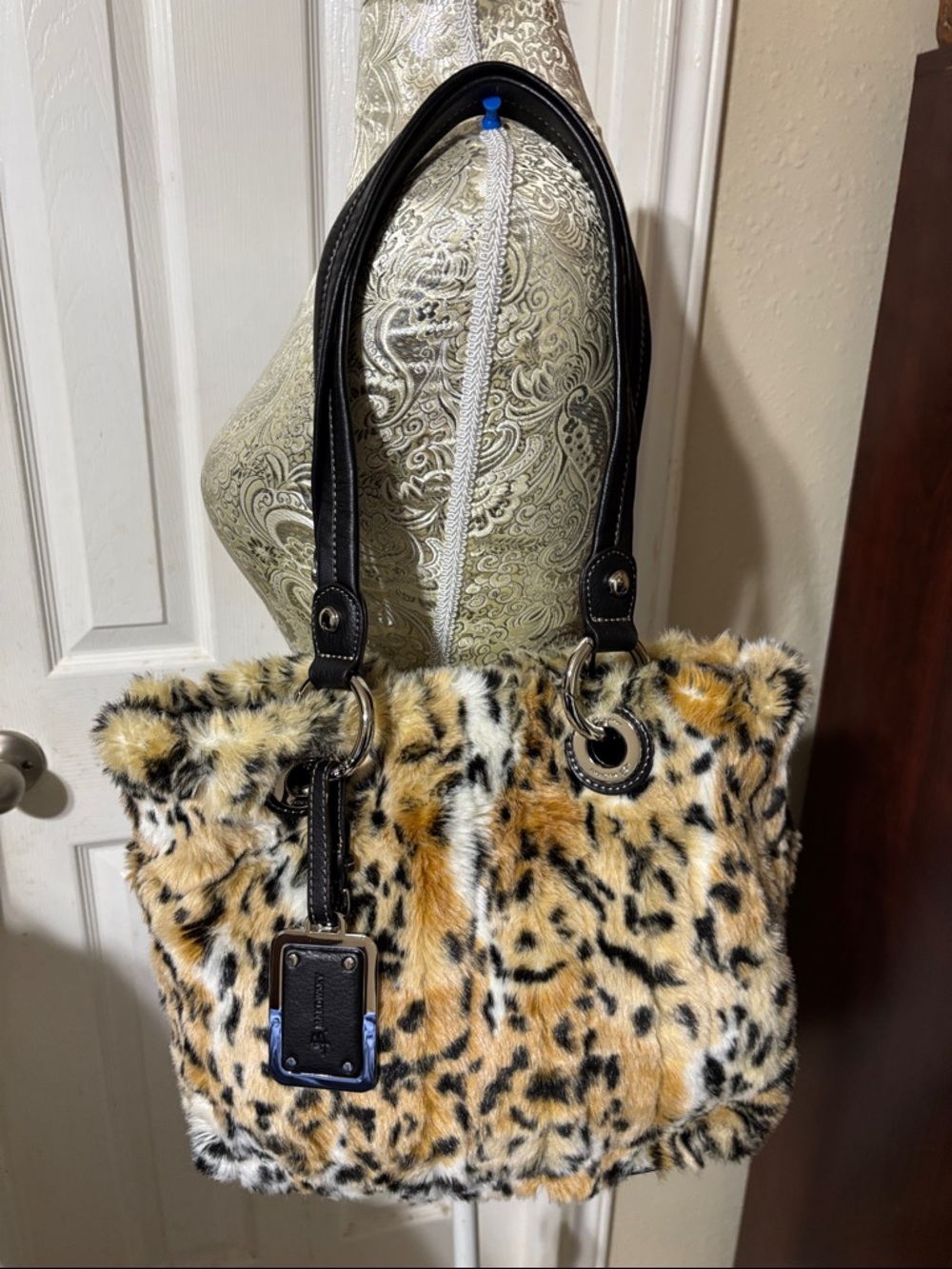 b. makowsky Leopard Print Faux Fur Shoulder Bag with Black Leather Trim. NWOT